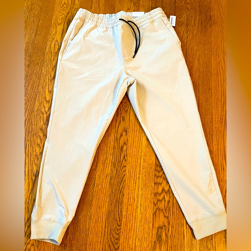 Large Old Navy activewear beige/cream pants. Brand new with tags!